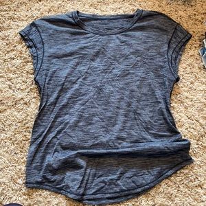 Lululemon workout shirt